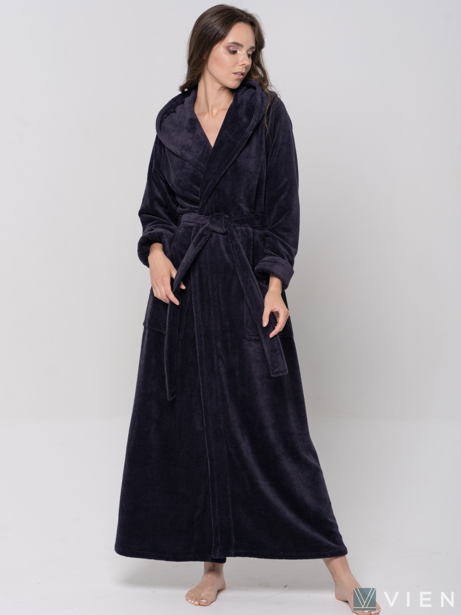 Женский длинный халат с капюшоном 696 Lady темно-фиолетовый Wien