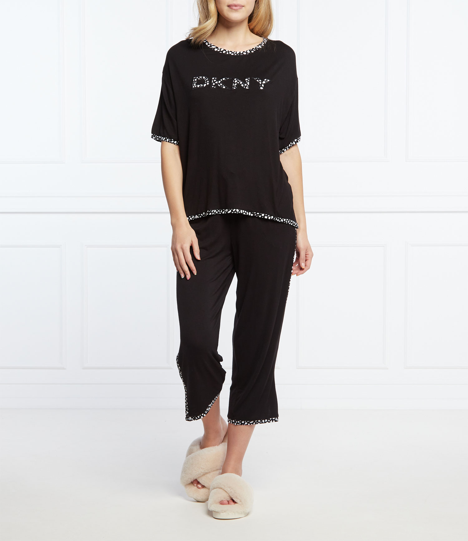 Женский комплект (футболка + бриджи) YI2922537 Bright Idea черный DKNY рис. 1
