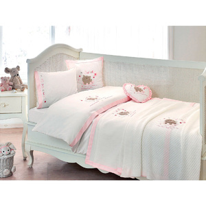Постельное белье в кроватку с вышивкой Fishy babe розовый Tivolyo